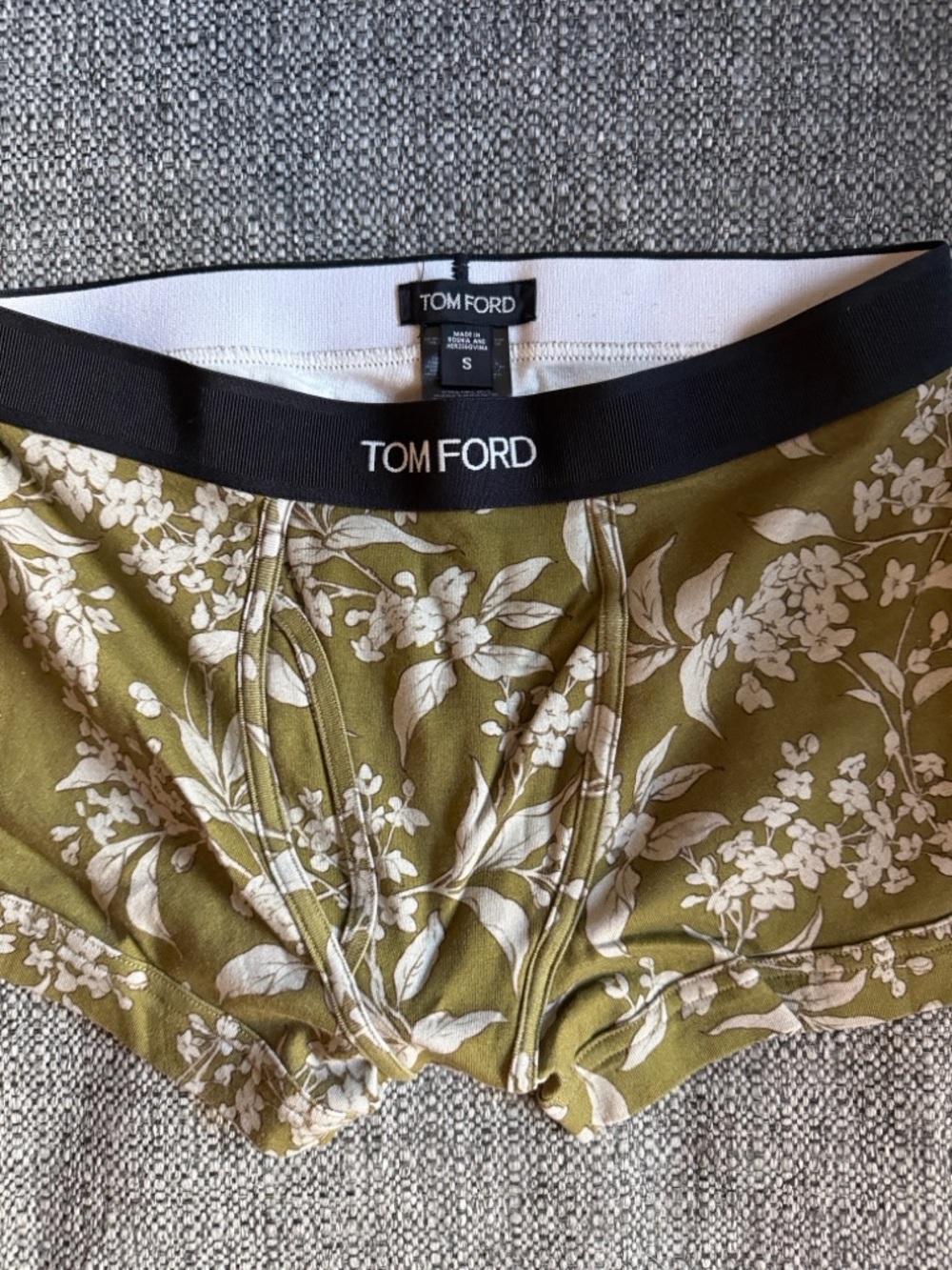 Tom Ford Olive Green Floral Bike Shorts - Picture 2 of 4